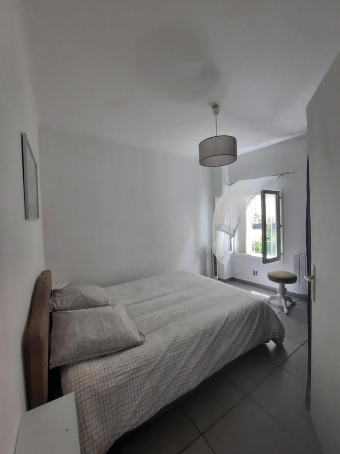 Agreable Appartement T2 Proche Centre Ним Экстерьер фото