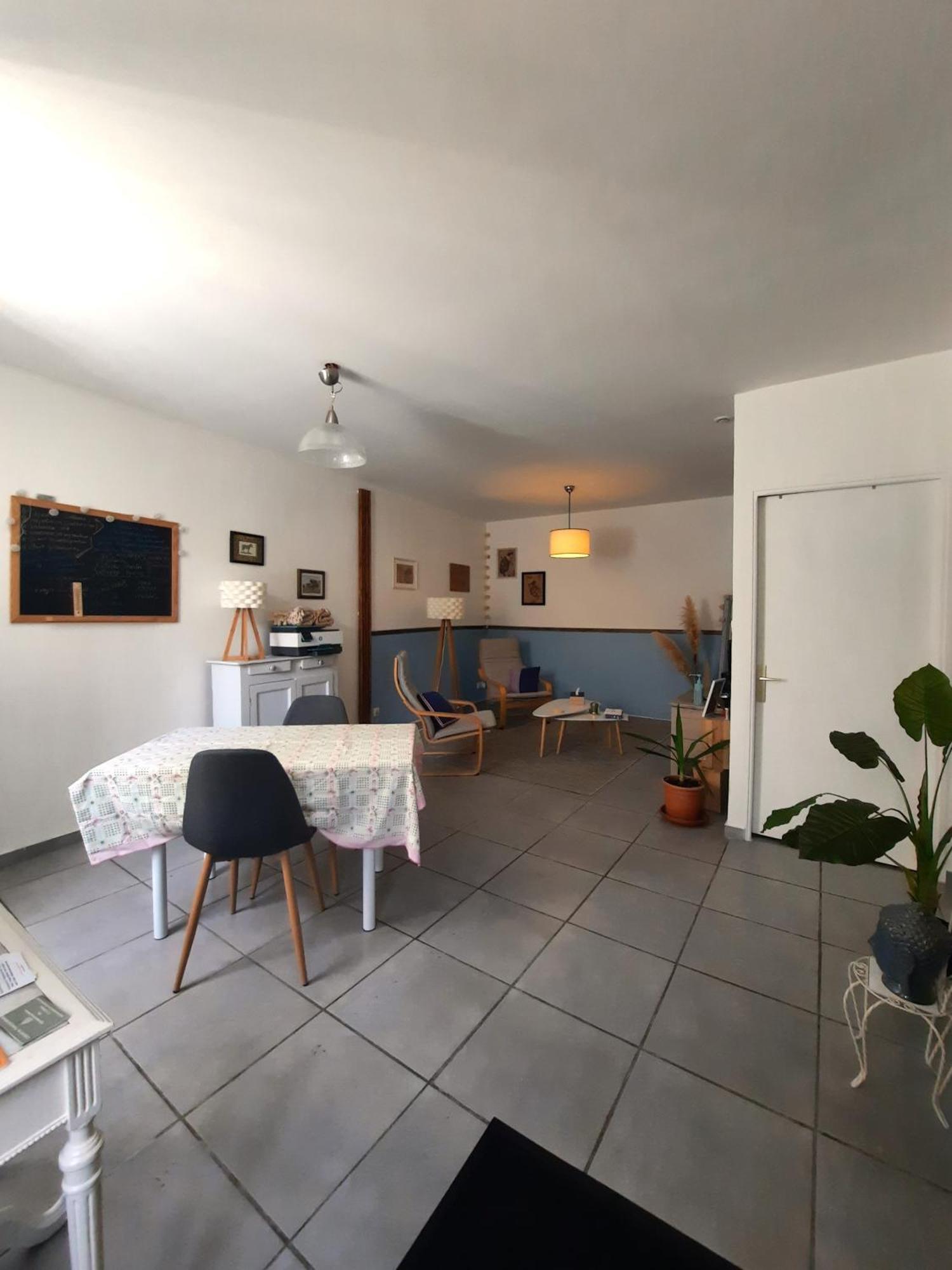 Agreable Appartement T2 Proche Centre Ним Экстерьер фото